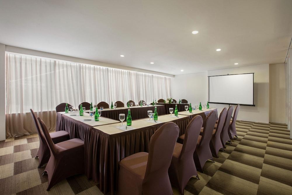 Hotel GranDhika Iskandarsyah Jakarta Exteriör bild