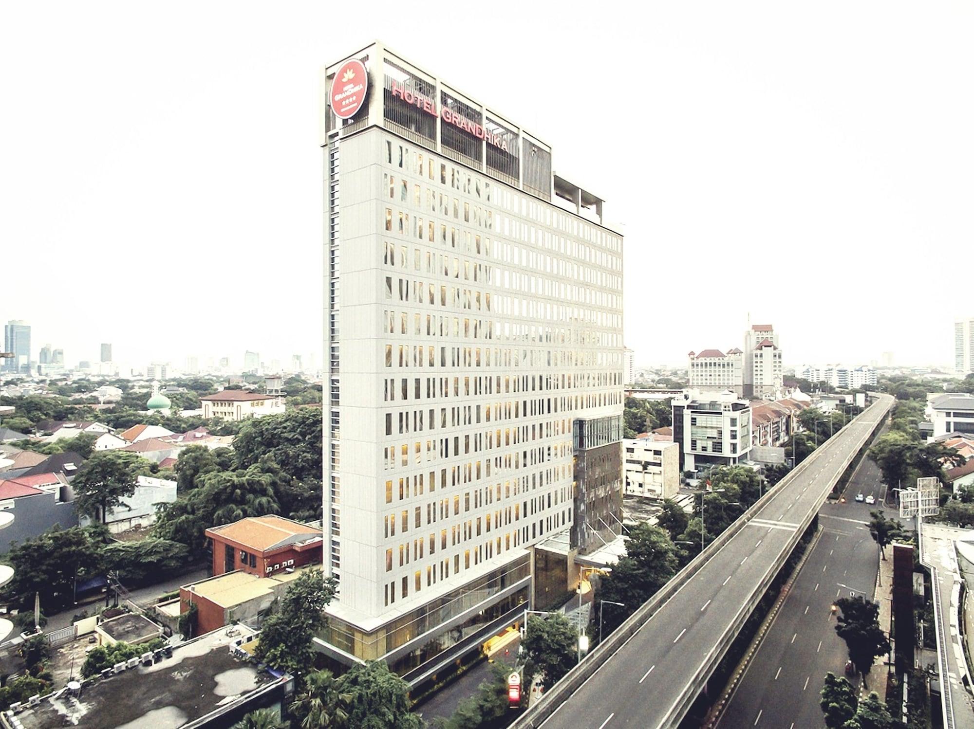 Hotel GranDhika Iskandarsyah Jakarta Exteriör bild