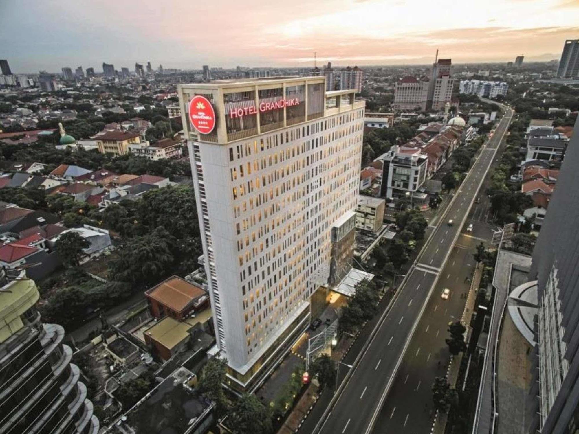 Hotel GranDhika Iskandarsyah Jakarta Exteriör bild