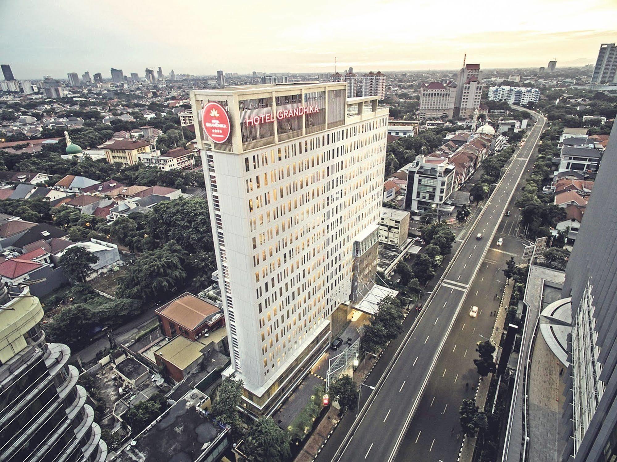 Hotel GranDhika Iskandarsyah Jakarta Exteriör bild